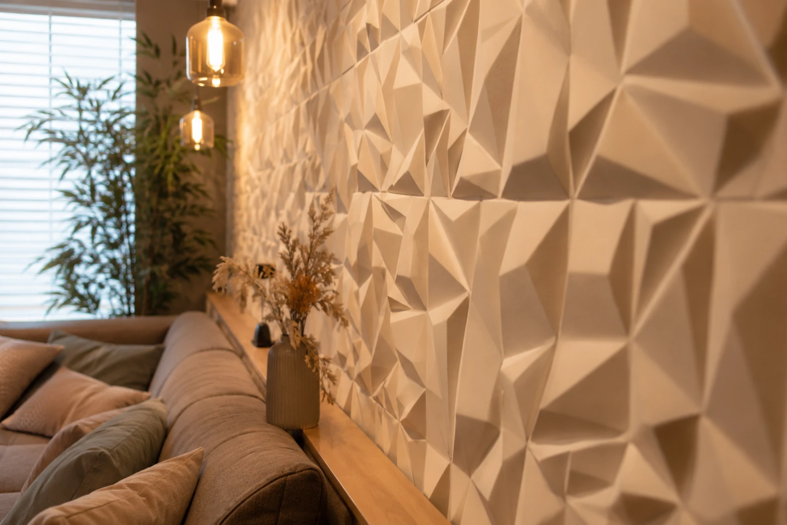 Nowoczesny salon z dekoracyjną okładziną ścienną 3D w ciepłym świetle